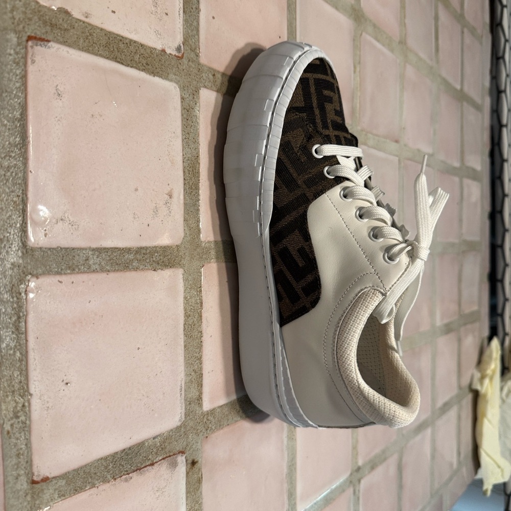 Fendi Tess Brown and White Sneakers. - Picture 4 of 11